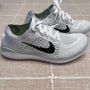 Nike Womens Free RN Flyknit Sneakers 2018
7.5 7 1/2
BNIB